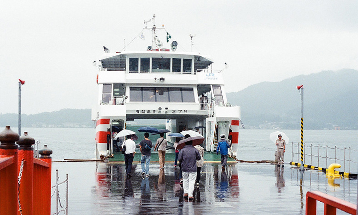 06Japan-Railways-Ferry